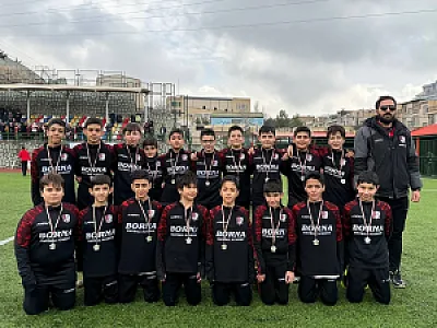 باشگاه و مدرسه فوتبال برنا