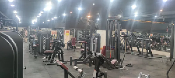 باشگاه بدنسازی آریانا