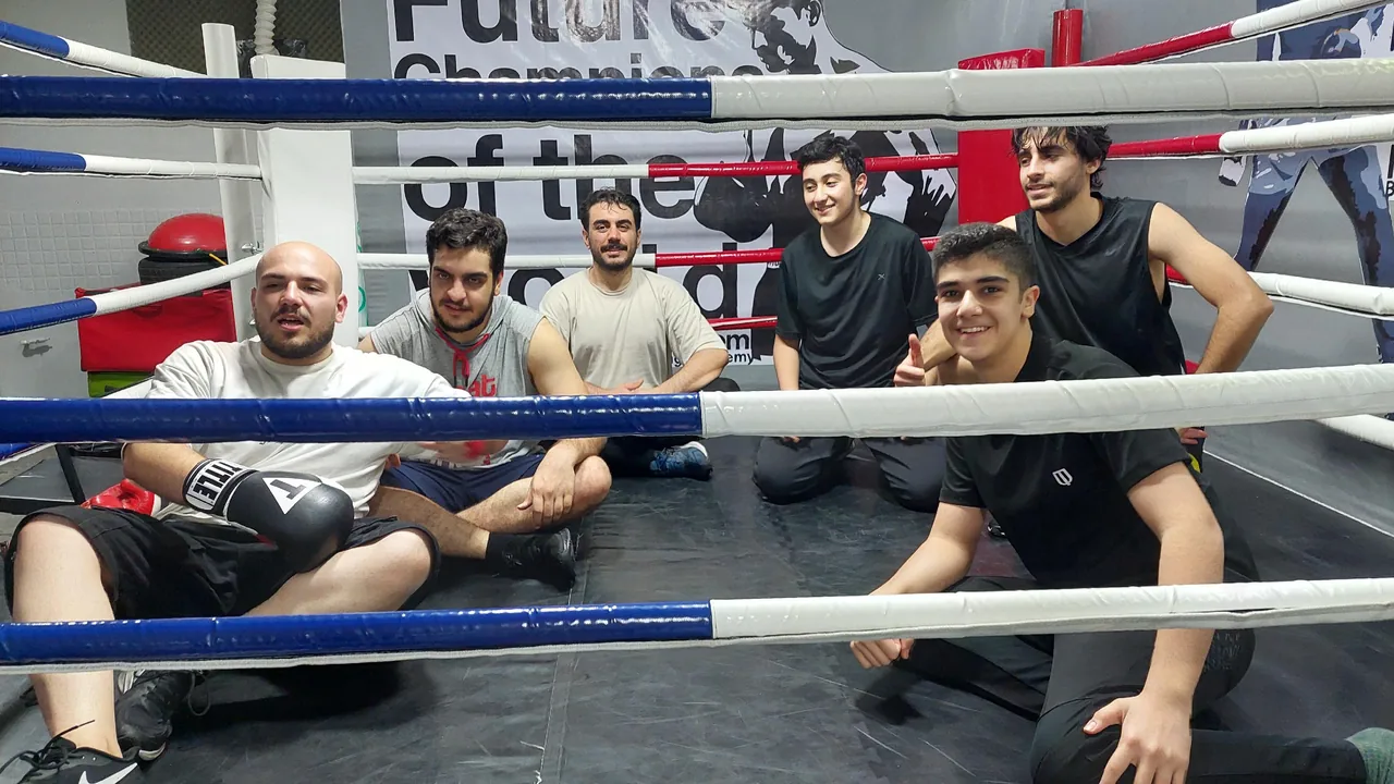 آکادمی بوکس و رزمی مهدی هاشمی - تصویر 3