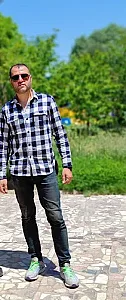 دکتر غلامرضا نوجوان (متخصص گوش حلق بینی)