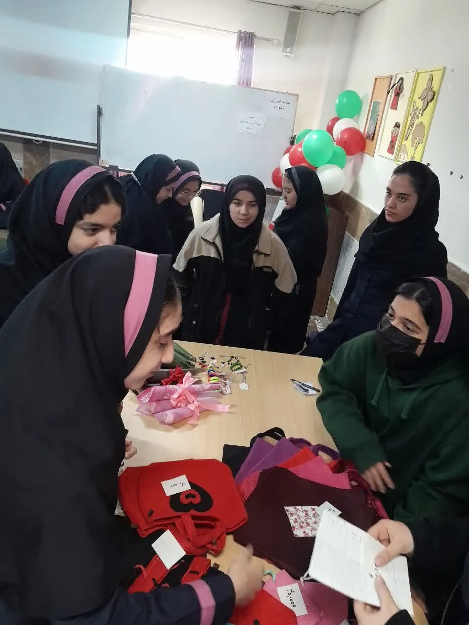 دبیرستان دخترانه حضرت ولی عصر - تصویر 2