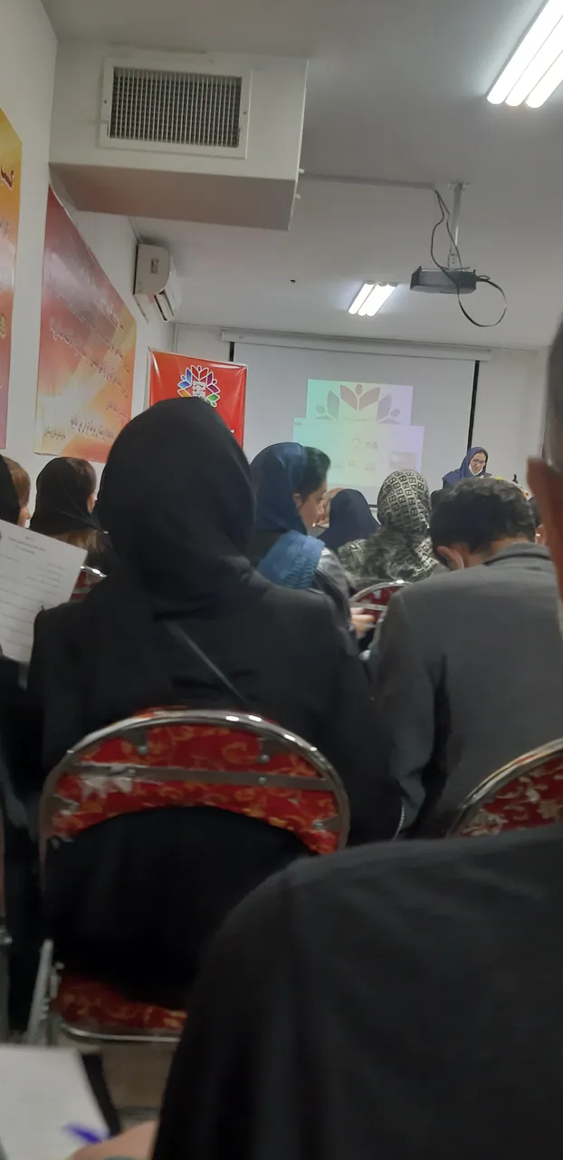 دبیرستان دخترانه روشنگران (دوره اول) - تصویر 4