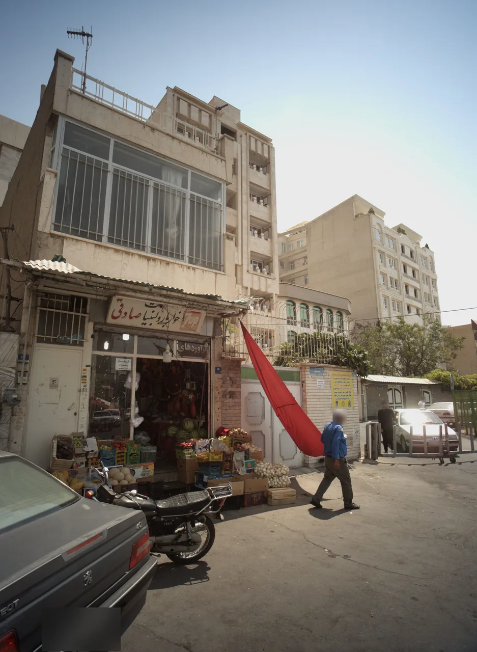 سوپر مارکت و لبنیات صادقی