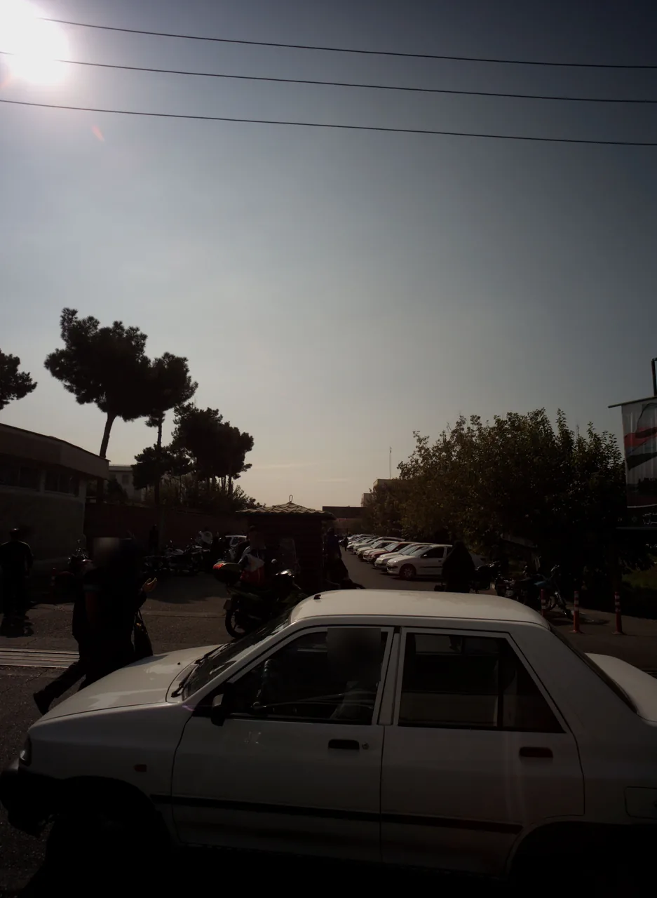پارکینگ عمومی - تصویر 2