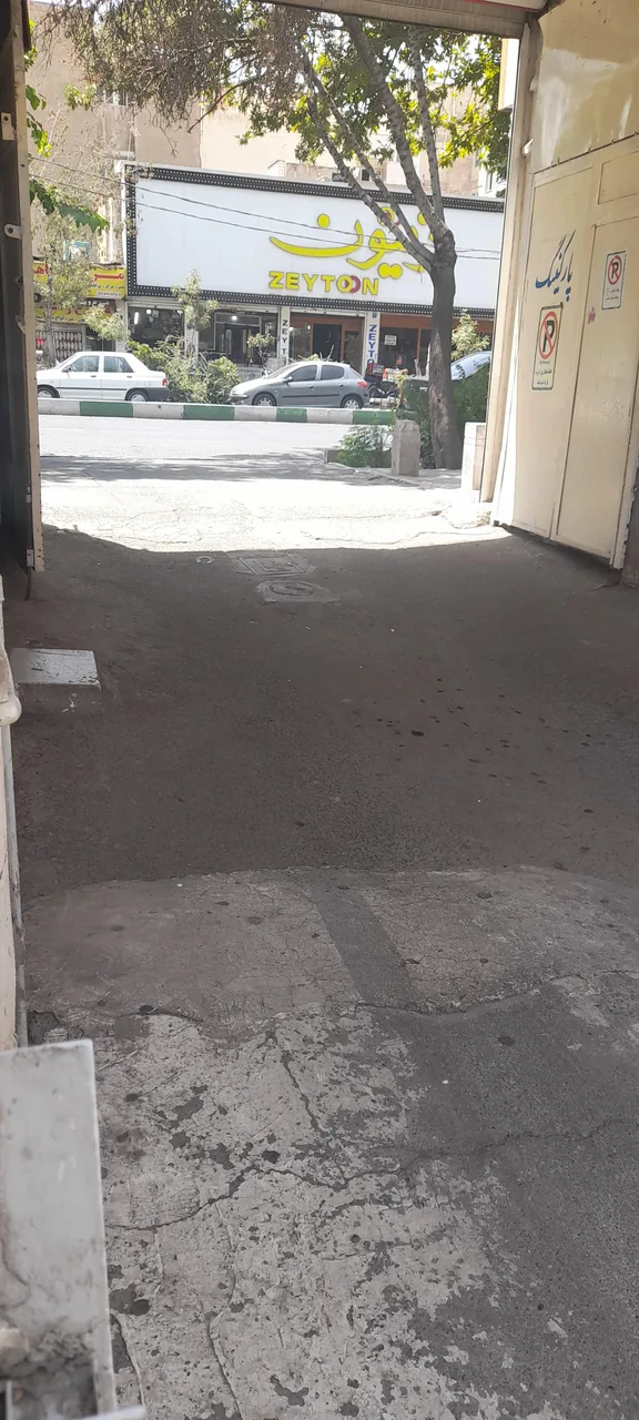 پارکینگ عمومی - تصویر 4