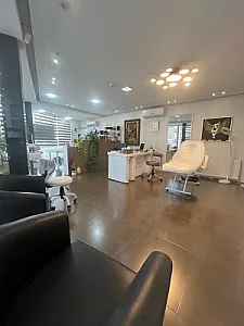 کلینیک زیبایی پوست و مو آبان دکتر سارا نویدی