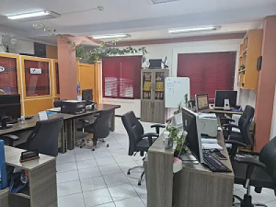 شرکت خدمات مسافرتی پرواز شاپرک بلورین