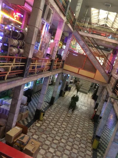 پاساژ چهل ستون قدیم - پاساژ در تبریز