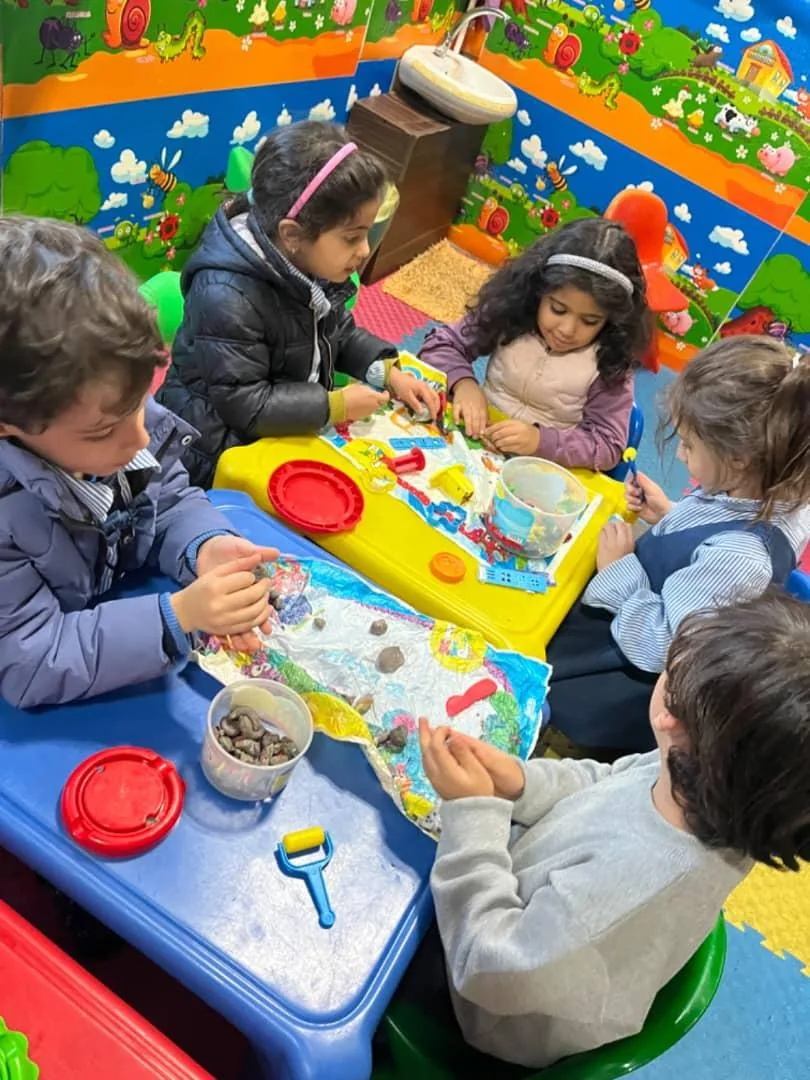 مهدکودک وپیش دبستانی عمارت رنگارنگ - تصویر 4