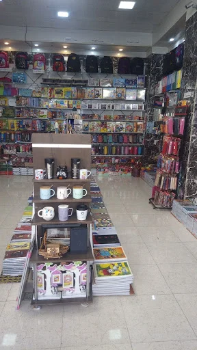 کتابفروشی سالک - تصویر 4