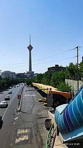 پایانه تاکسیرانی میدان صنعت به انقلاب ضلع جنوب غربی
