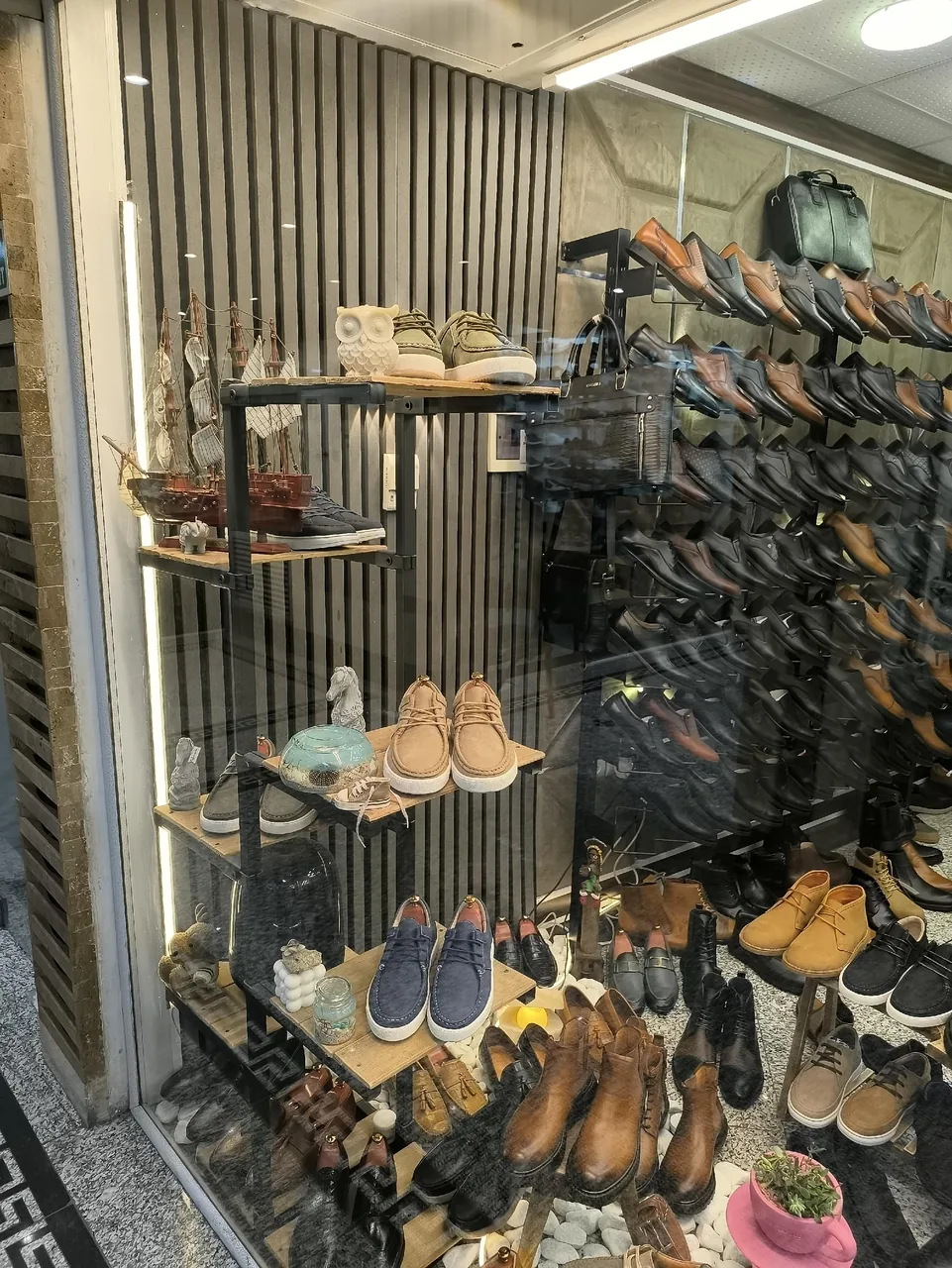 کفش مهیار