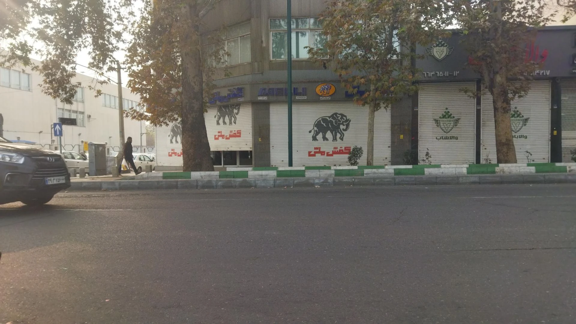 کفش ملی ۹۰۴ خراسان - تصویر 2