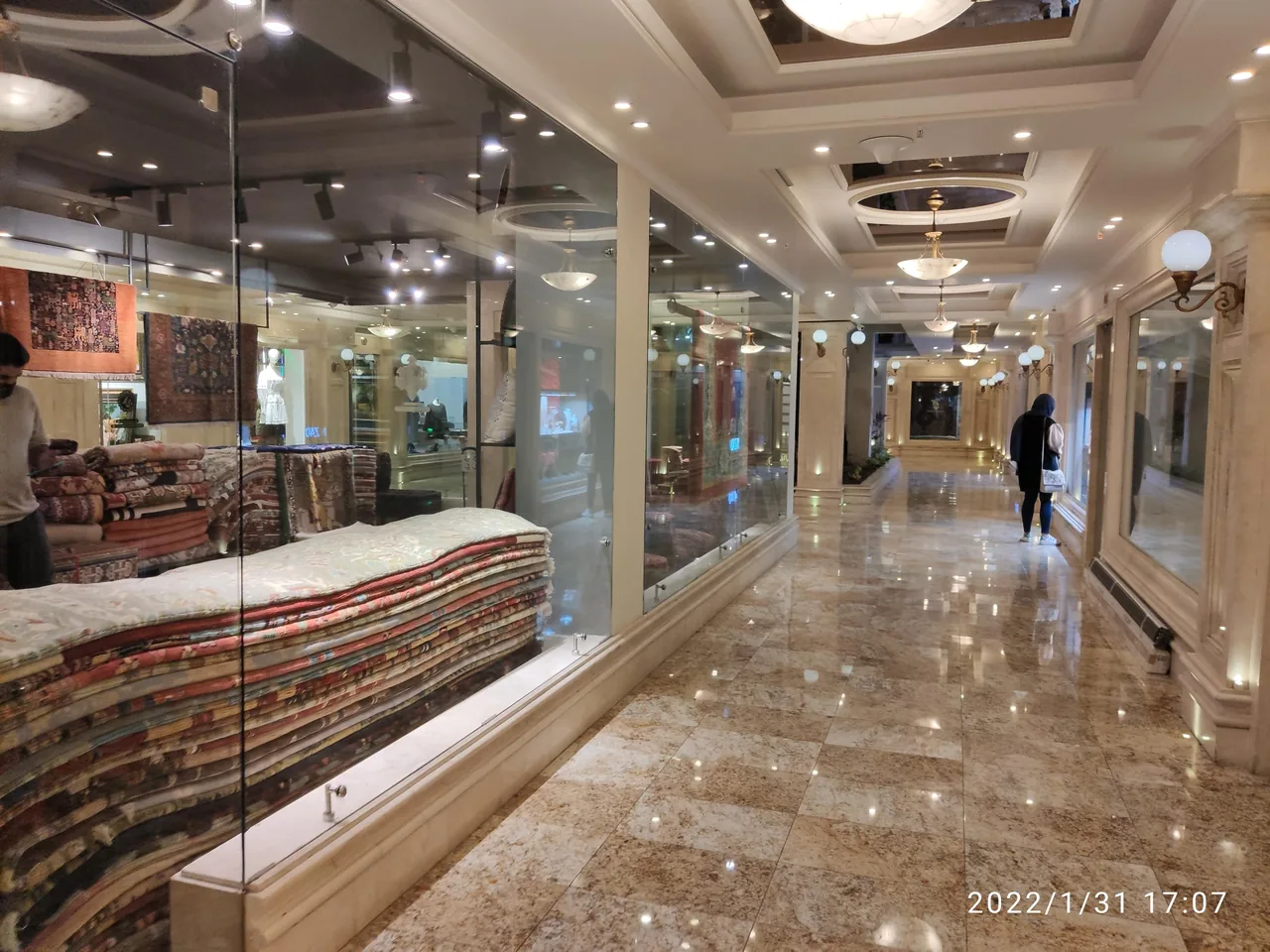 مرکز تجاری کویین - تصویر 2