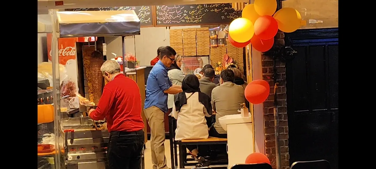همبرگر بهروز ۱۳۶۰ - تصویر 6