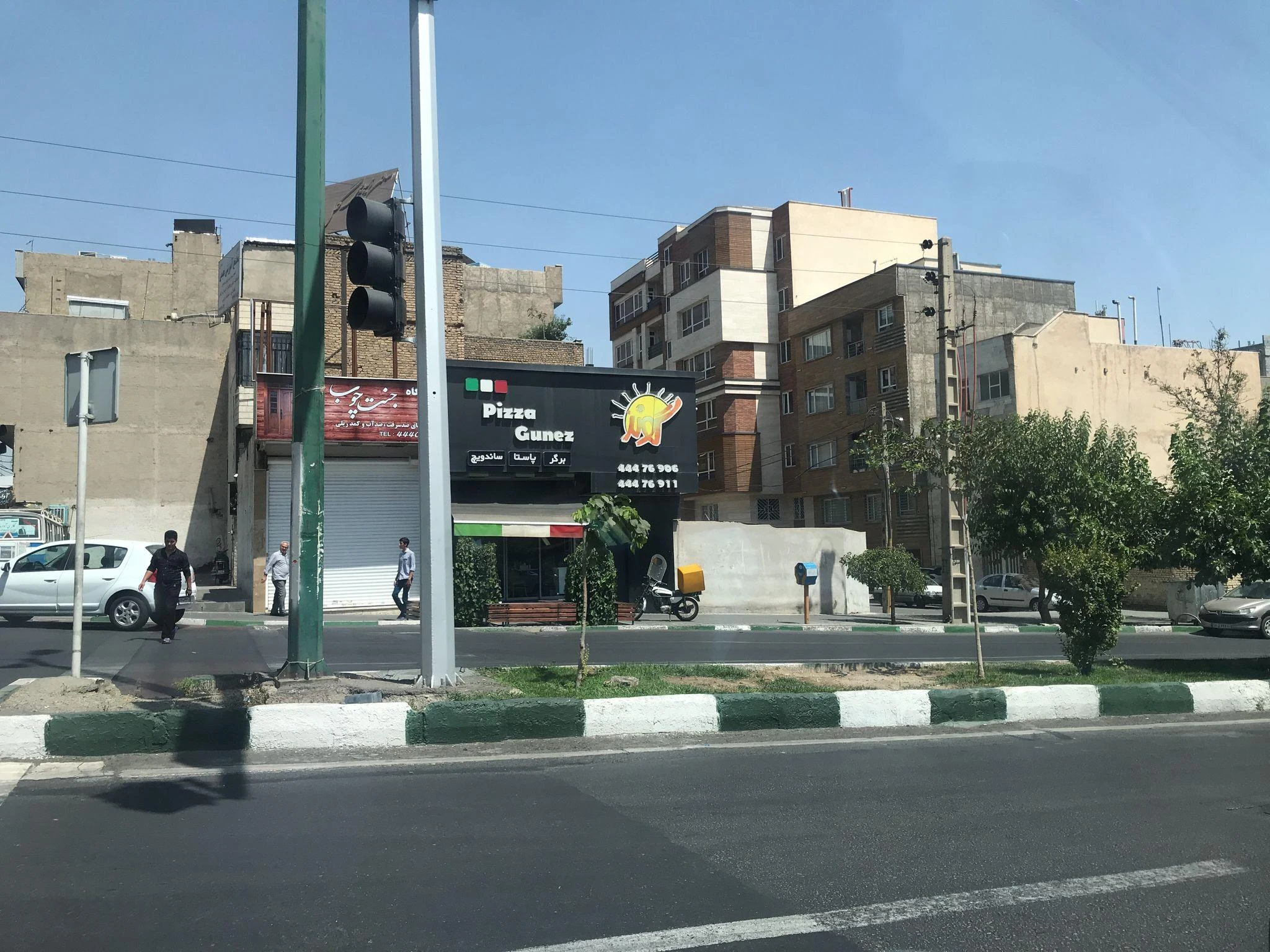 پیتزا گونز