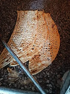نانوایی سنگکی سنتی لیسانسه ها