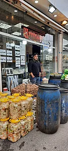 فروشگاه زیتون و خشکبار مزه