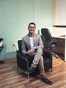 روانکاو همایون افشین
