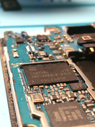 تعمیرات موبایل تبریز x.fix