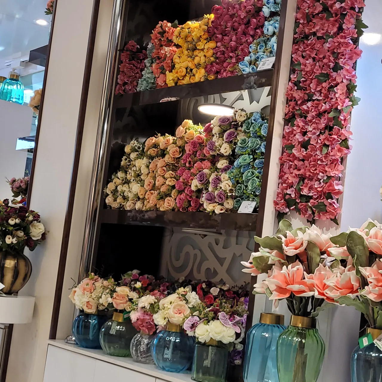 گالری معین - تصویر 2
