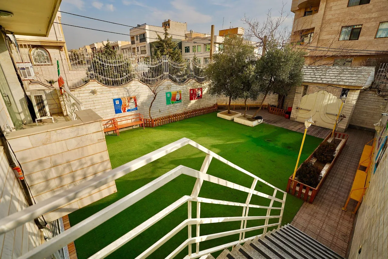 پیش دبستان و دبستان دخترانه ایران فردا - تصویر 2