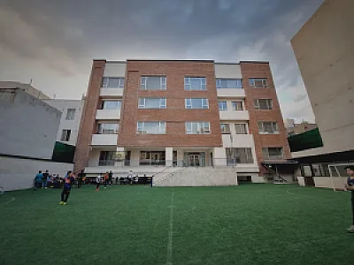 دبیرستان احمدیه