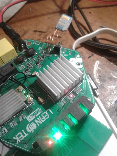 معین آذر سیستم