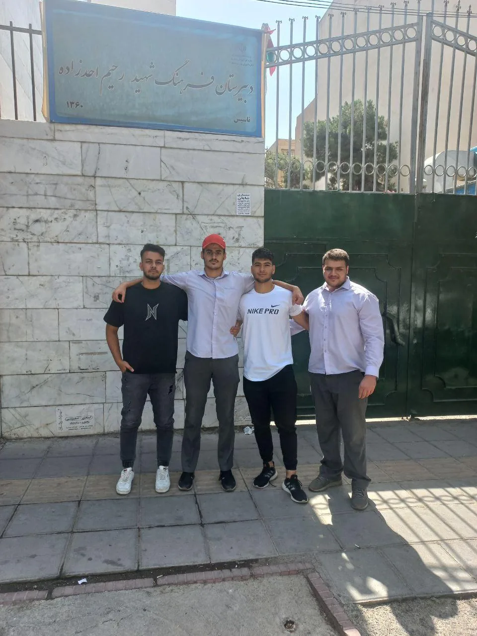دبیرستان شهید رحیم احدزاده - تصویر 2