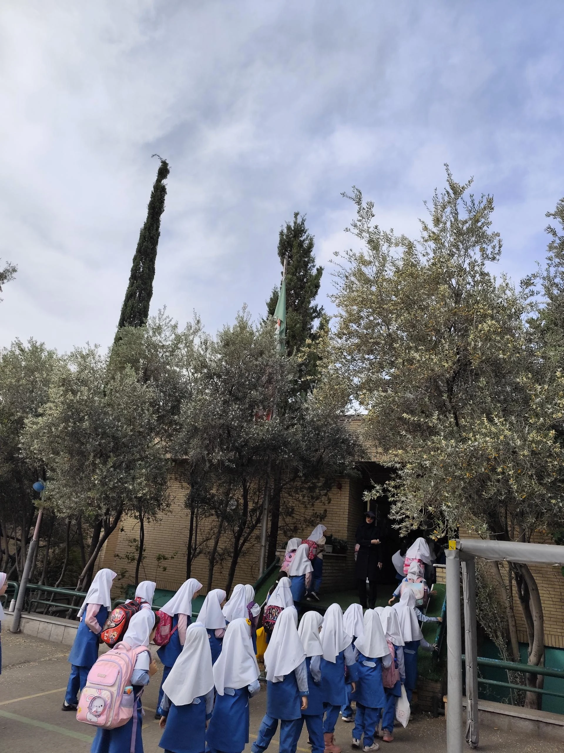 دبستان شهید مفتح