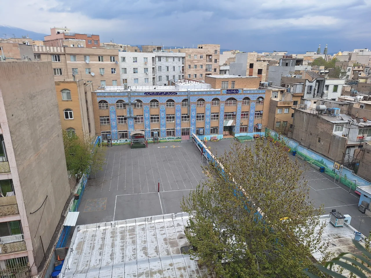 دبیرستان راهنمایی دخترانه امید انقلاب - تصویر 2