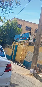 مدرسه لاله های انقلاب دختران