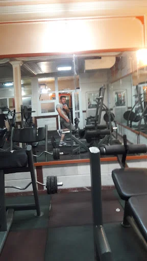 کارگاه کفاشی رحیم اسکندرزاده - تعمیر کیف و کفش در تبریز