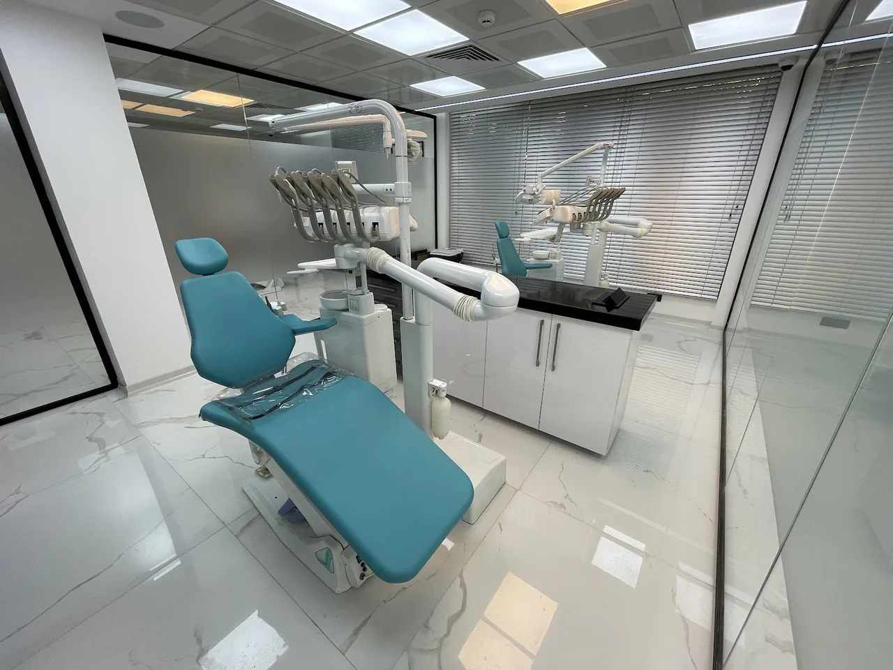 Ariana Dentist clinic (Dr Qasemi)