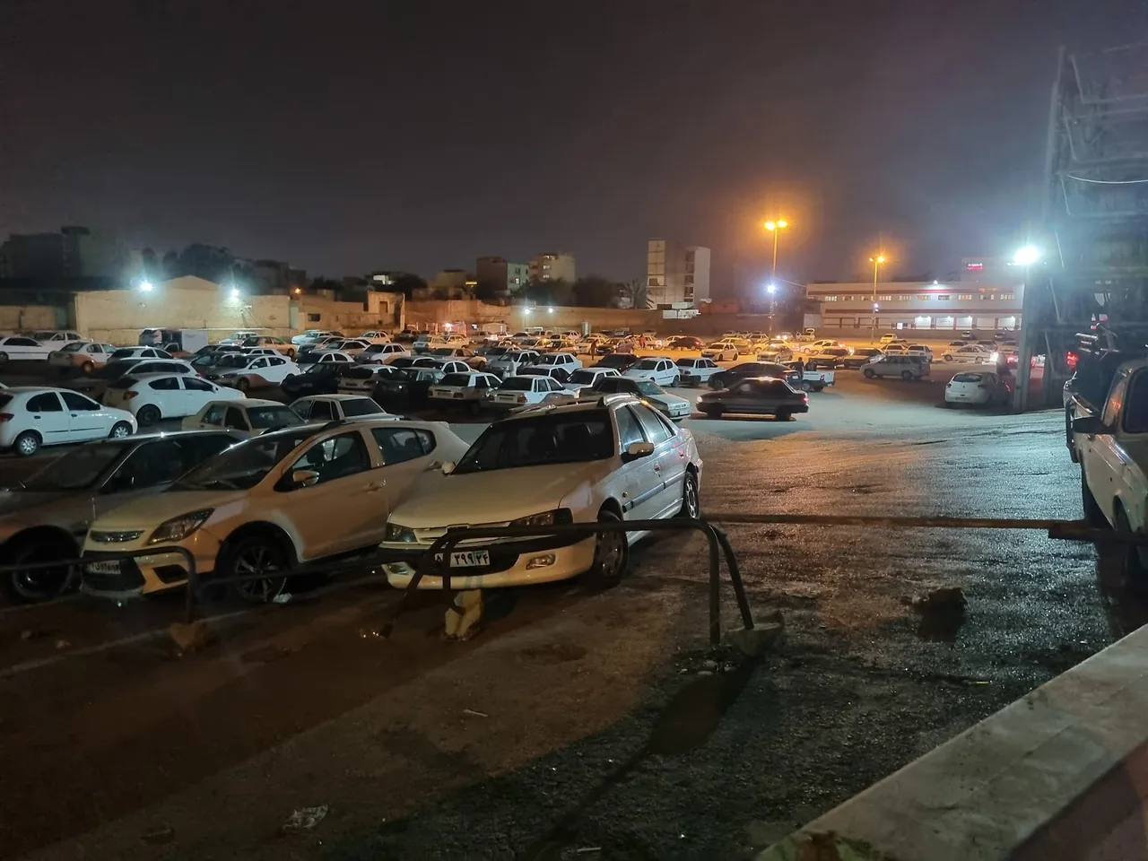 پارکینگ فروشگاه رفاه - تصویر 2