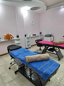 مرکز تخصصی ماساژ و فشیال و پاکسازی آنوشا