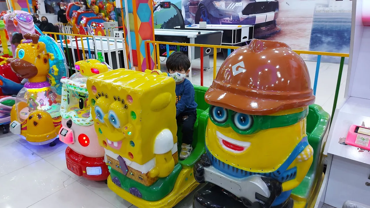 سرزمین بازی گل نرگس