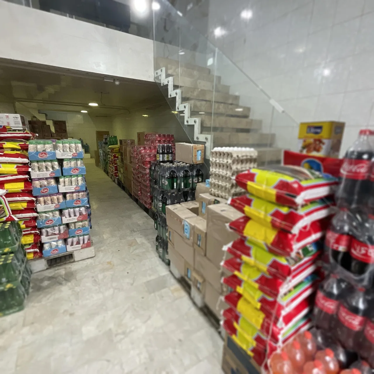 پخش مواد غذایی شرق