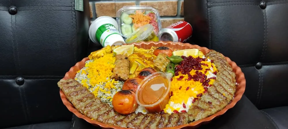 کترینگ غذایی بیرونبر دورچین