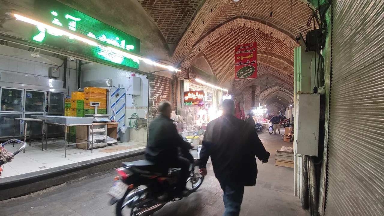 عطاری و ادویه‌جات حکیم لطفی - تصویر 2