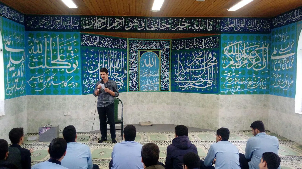 دبیرستان دوره دوم پسرانه شاهد(کمیل) - تصویر 4