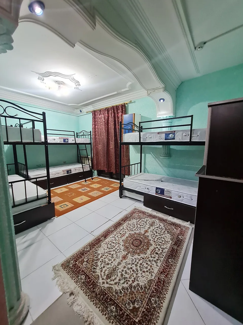 خوابگاه دخترانه گلریز