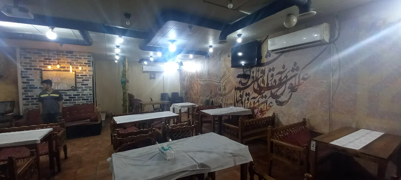 سفره خانه سنتی طهران قدیم - تصویر 4