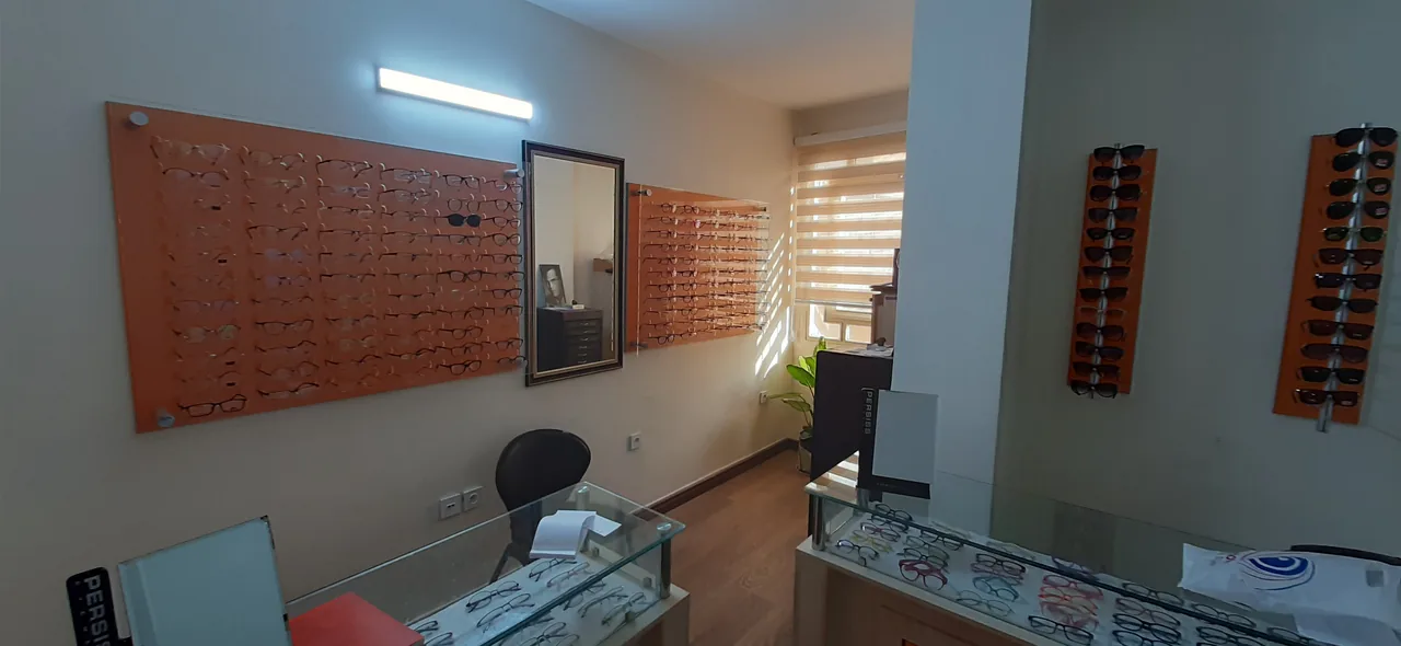 بینایی سنجی و عینک سازی دید افزا - تصویر 4
