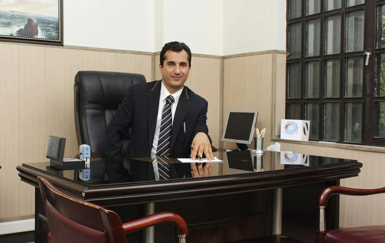 دکتر شاهرخ تقوی