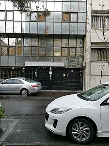 دکتر نوشین نظری متخصص زنان