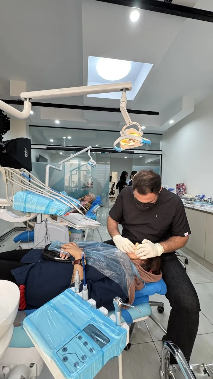 کلینیک دندانپزشکی ایران ایمپلنت