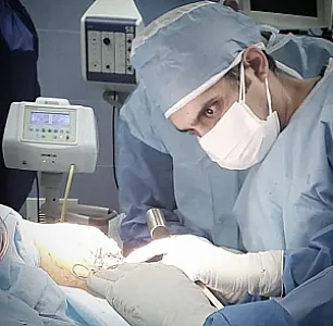 دکتر سید وحید مروجی متخصص ارتوپدی و جراحی پا