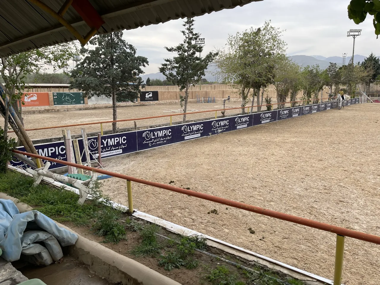 باشگاه سوارکاری آزمون