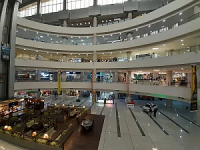 پردیس سینمایی مگامال
